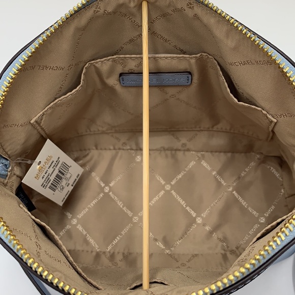 MICHAEL KORS JET SET TRAVEL DOME XCROSS XBODY PALE BLUE COLOR - Picture 12 of 13